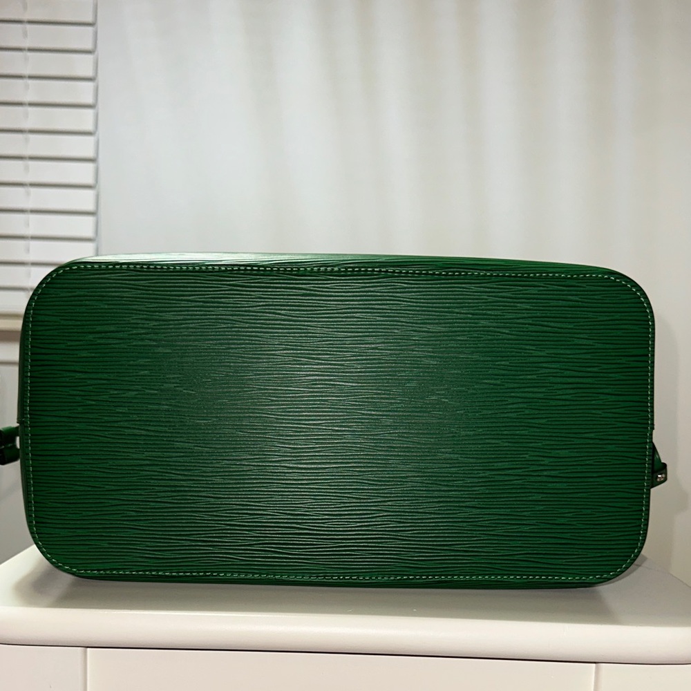 Louis Vuitton Neverfull MM - Picture 7 of 11